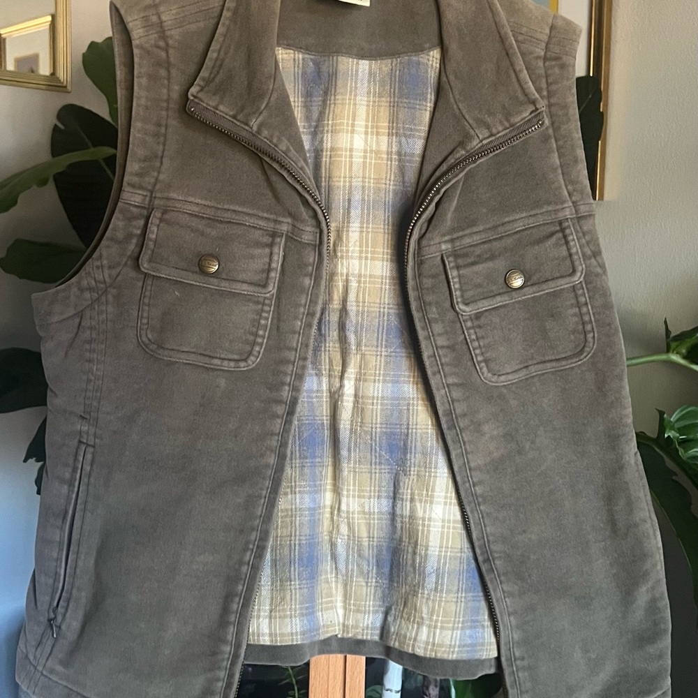 Womens Green Flannel, Quilted, L L Bean Vest with Full Zip Hiking Interior